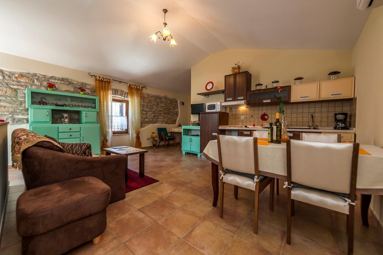 Villa Valtrazza Tar-Vabriga ภายนอก รูปภาพ
